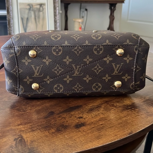 Louis Vuitton LV Monogram Montaigne BB - Picture 4 of 7